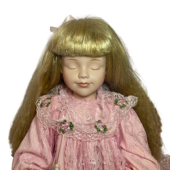 Vintage Porcelain Doll Praying Pink Lace Dress Blonde Hair Blue Eye Kneeling 12" - Picture 6 of 9